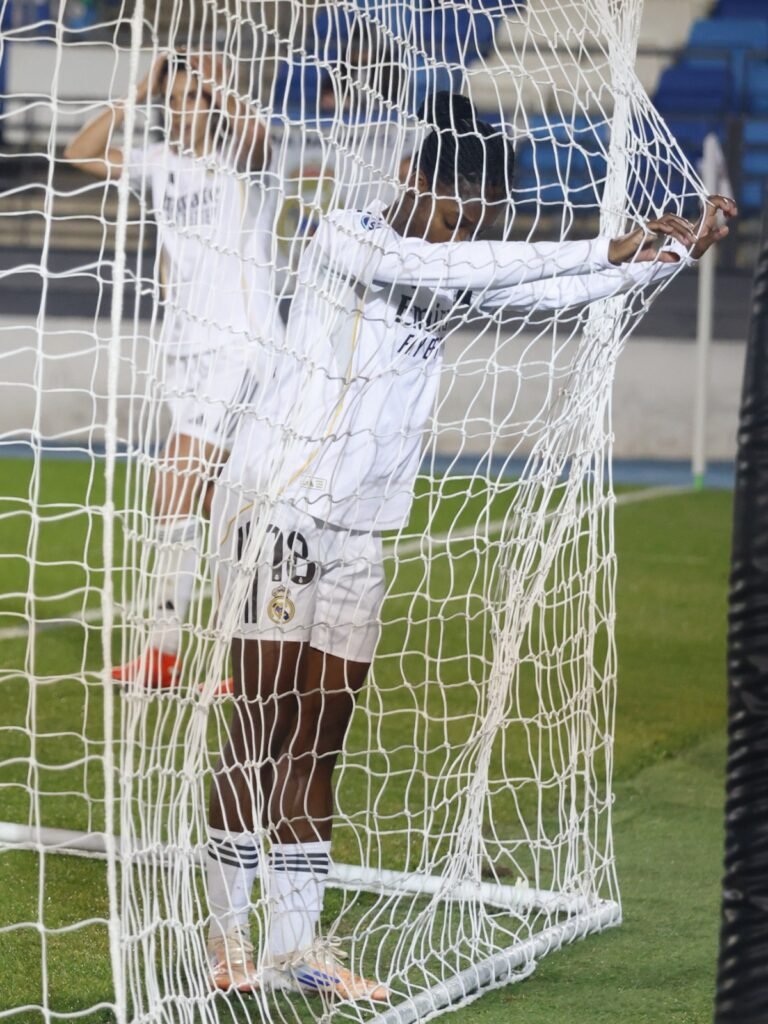 Linda Caicedo se lamenta tras una ocasión ante la Real Sociedad.
