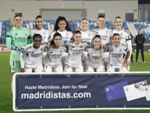 Las jugadoras Del Real Madrid posando antes del partido contra la Real Sociedad
