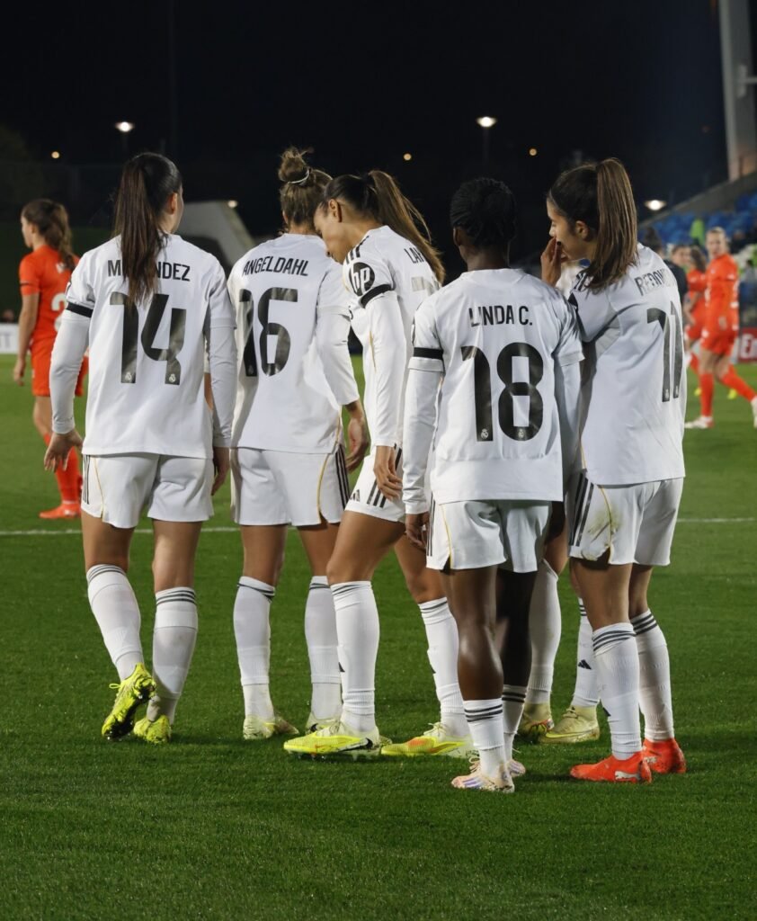 Las jugadoras celebran el gol ante la Real Sociedad.