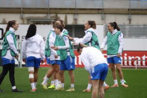 Las jugadoras preparan el partido de Champions ante el Football Club Twente