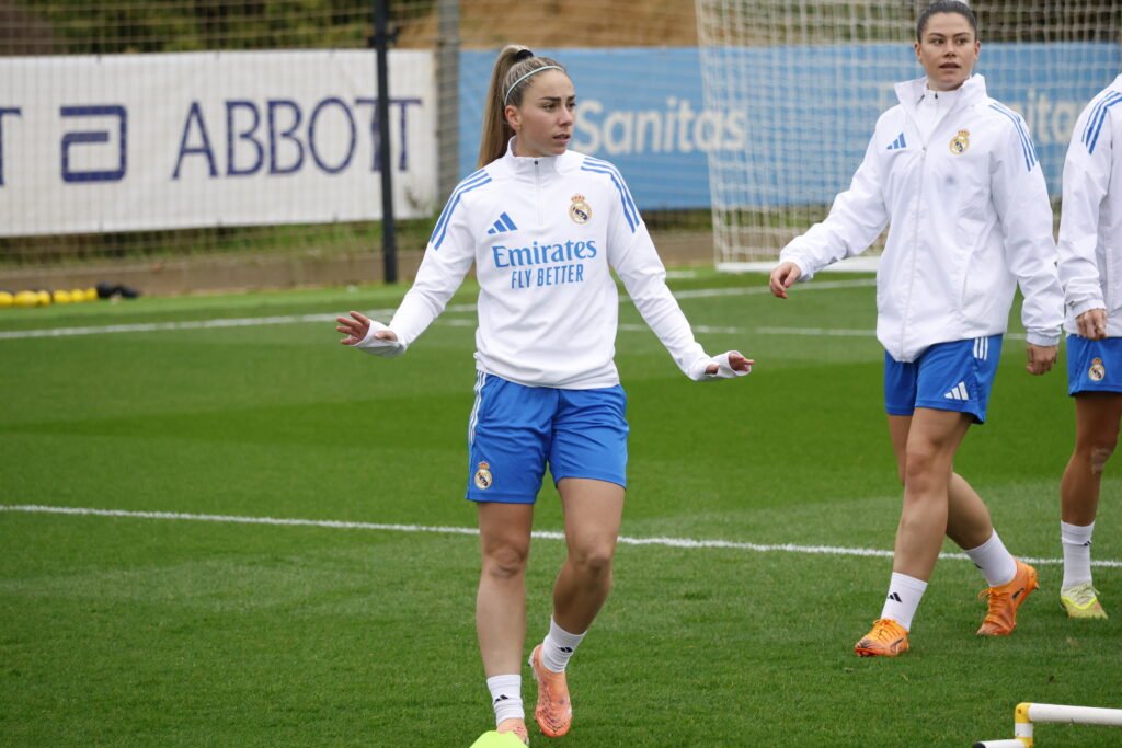 Athenea del Castillo en el entrenamiento previo de Champions ante el Football Club Twente