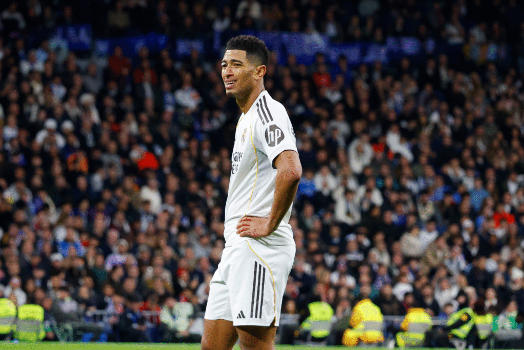 Jude Bellingham cansado durante el Real Madrid - Sevilla